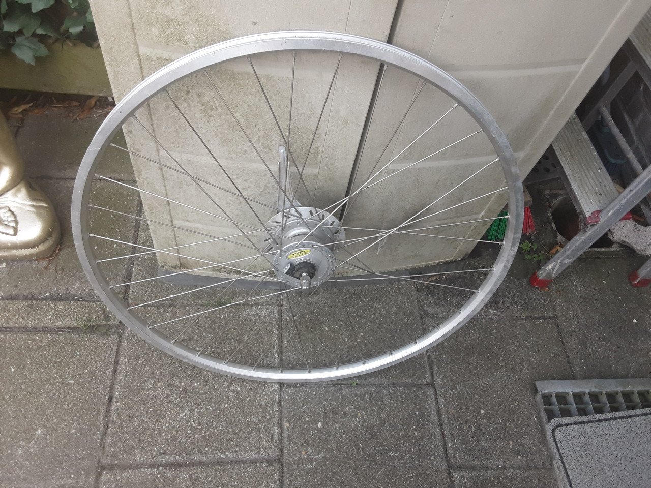 28 inch nexus voorwiel, naafdynamo, rollerbrake rem