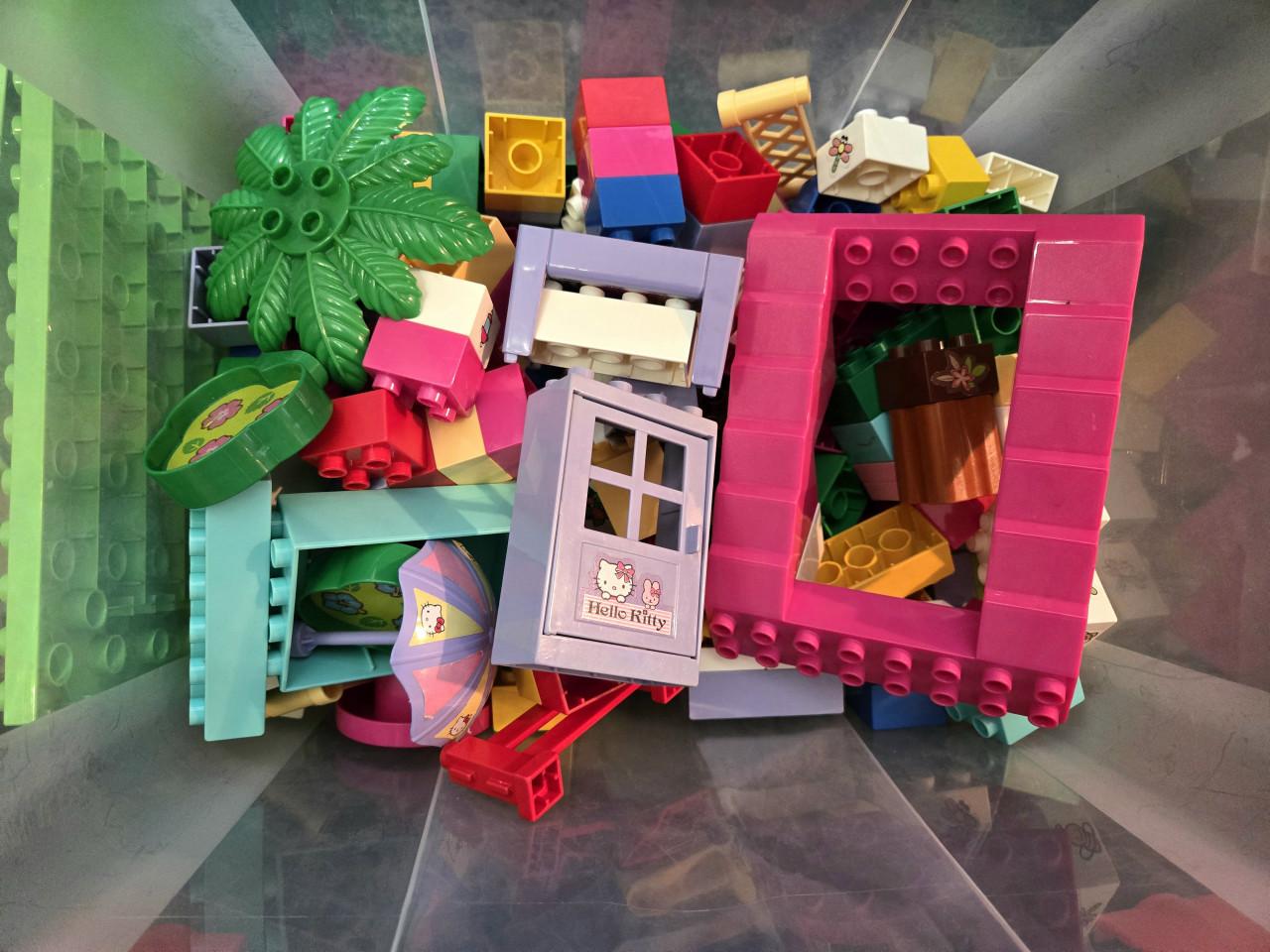 Unico Hello Kitty speelhuis bouwset, vergelijkbaar met Duplo.