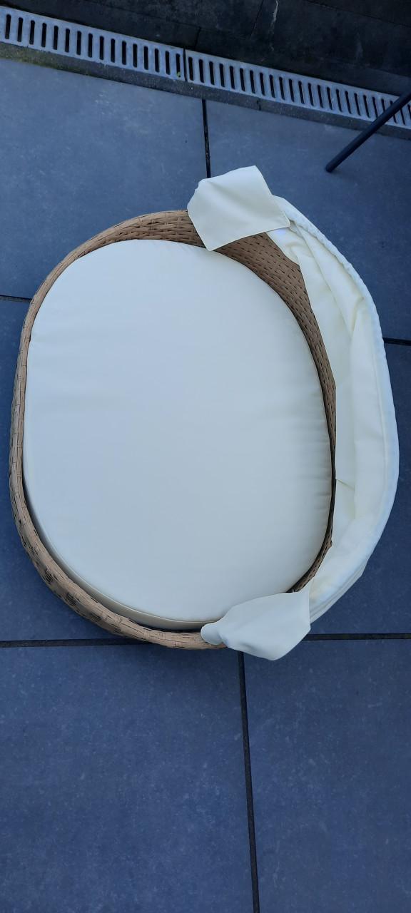 Hondenmand met luifel in rotanlook