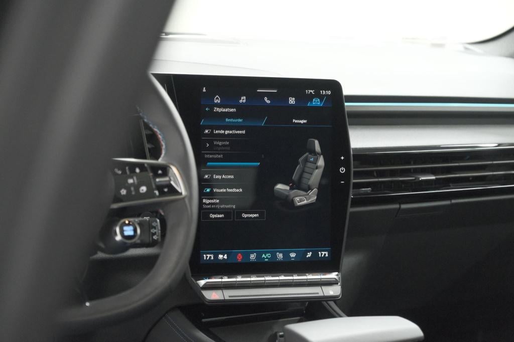 Renault Rafale 1.2 e-tech 4x4 plug-in hybrid 300 atelier alpine | panoramad