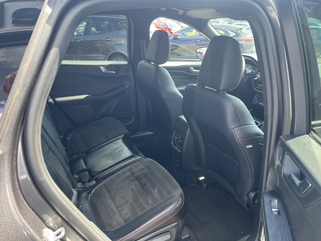 Ford Kuga 2.5 phev e-cvt 225pk st-line x , winterpack