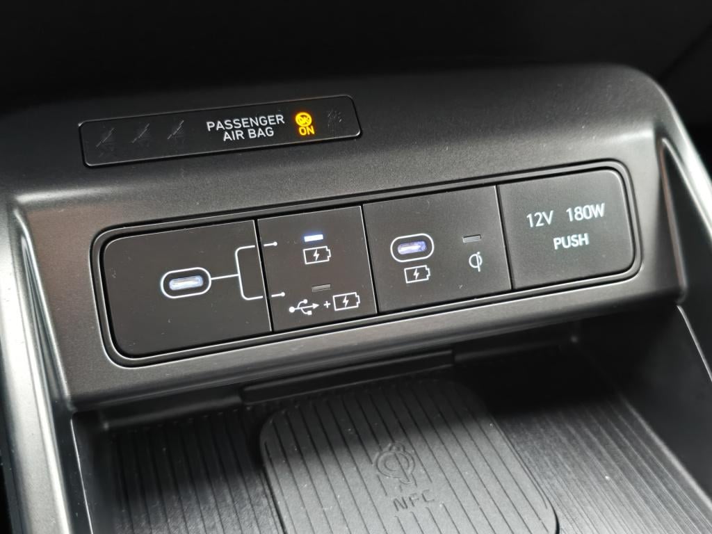 Hyundai Kona 1.6 gdi hev premium | camera | carplay | trekhaak | stoel/ stu