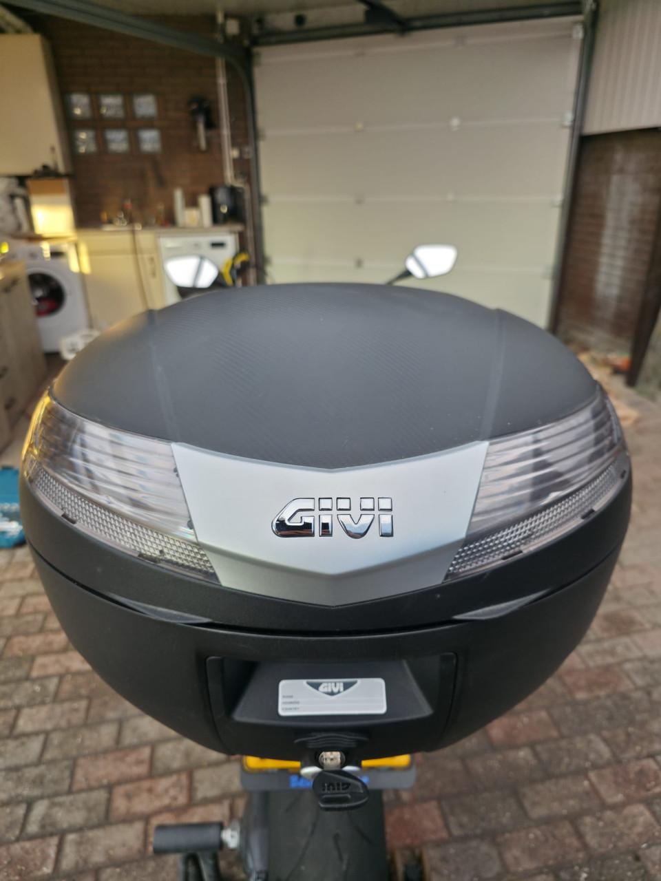 Honda CB1000R veel extra's - lage km. stand te koop