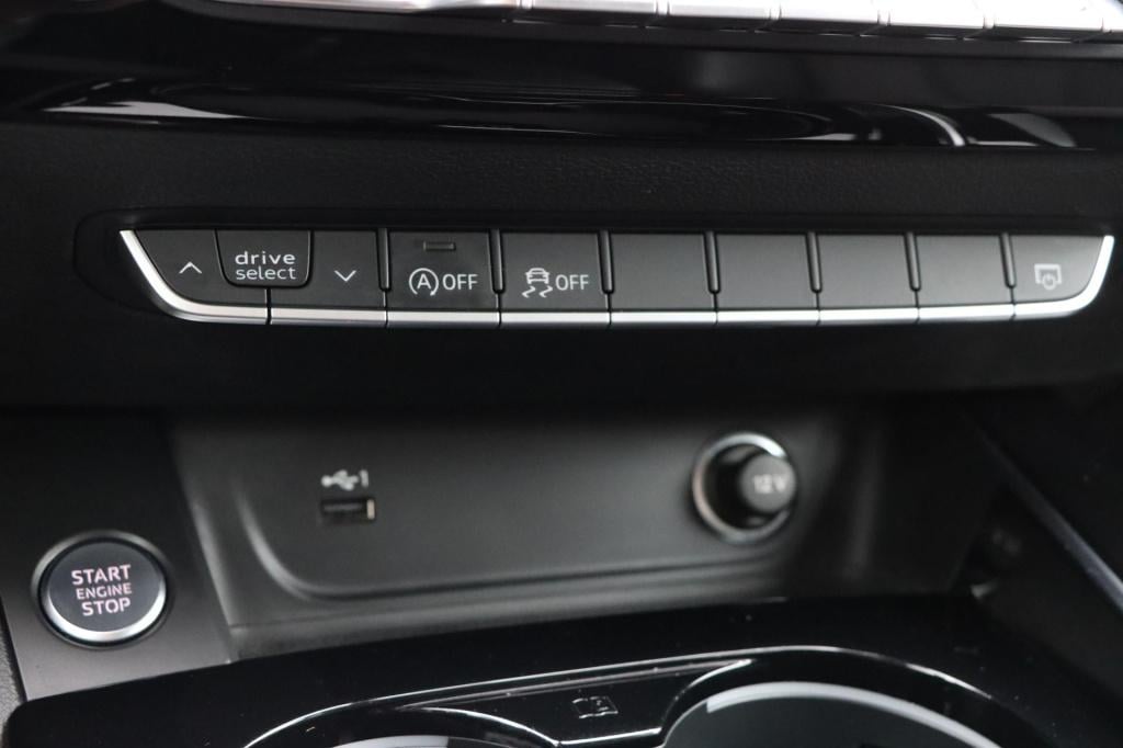 Audi A4 avant 35 tfsi s-line edition competition 150pk s-tronic