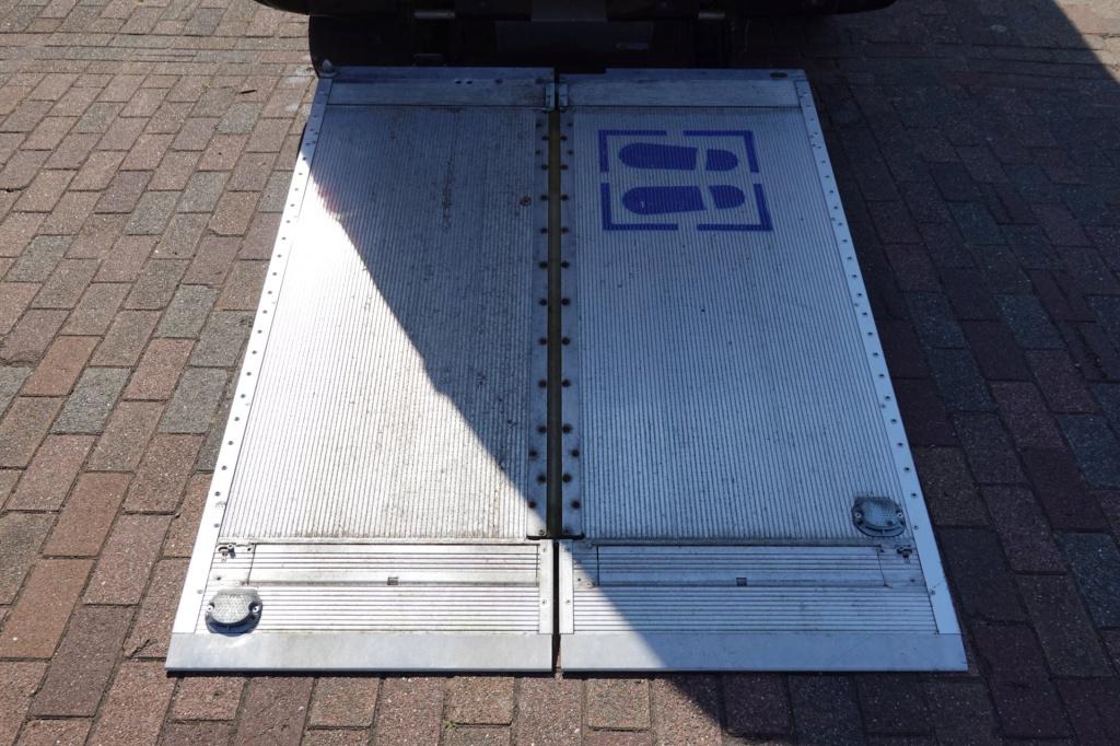 Renault Master t33 2.3 dci 135 l2h2 met laadklep