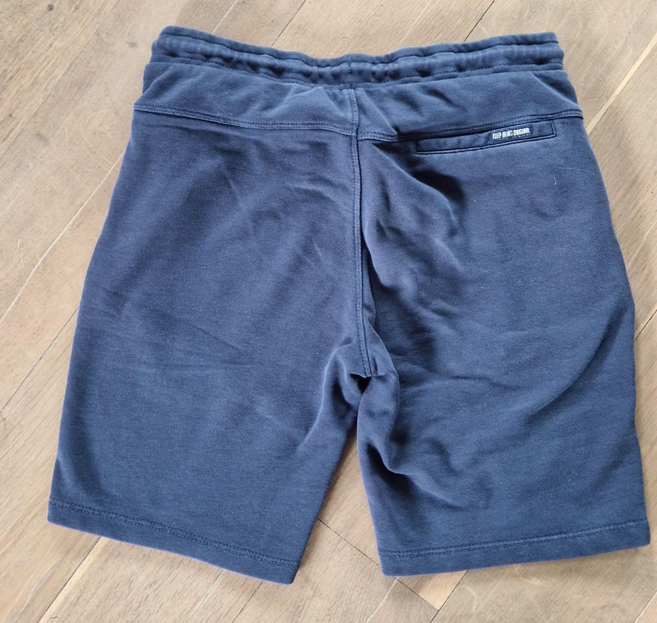 Jongens short maat 152