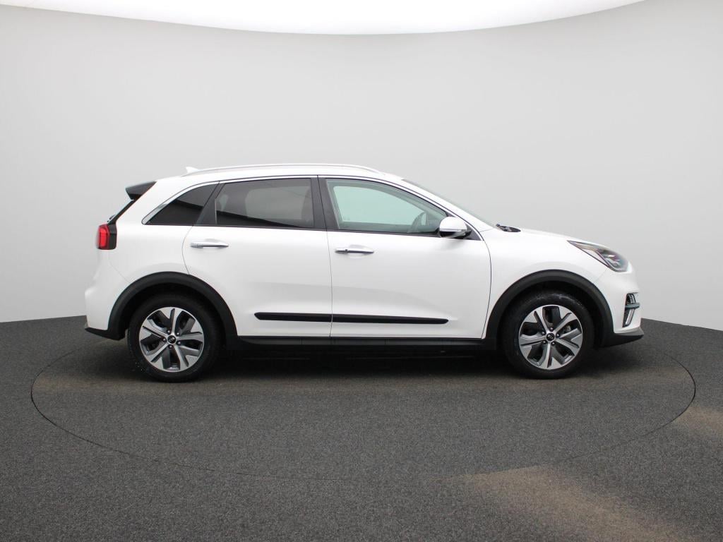 Kia E-niro executiveline 64 kwh | automaat | apple carplay / android auto |