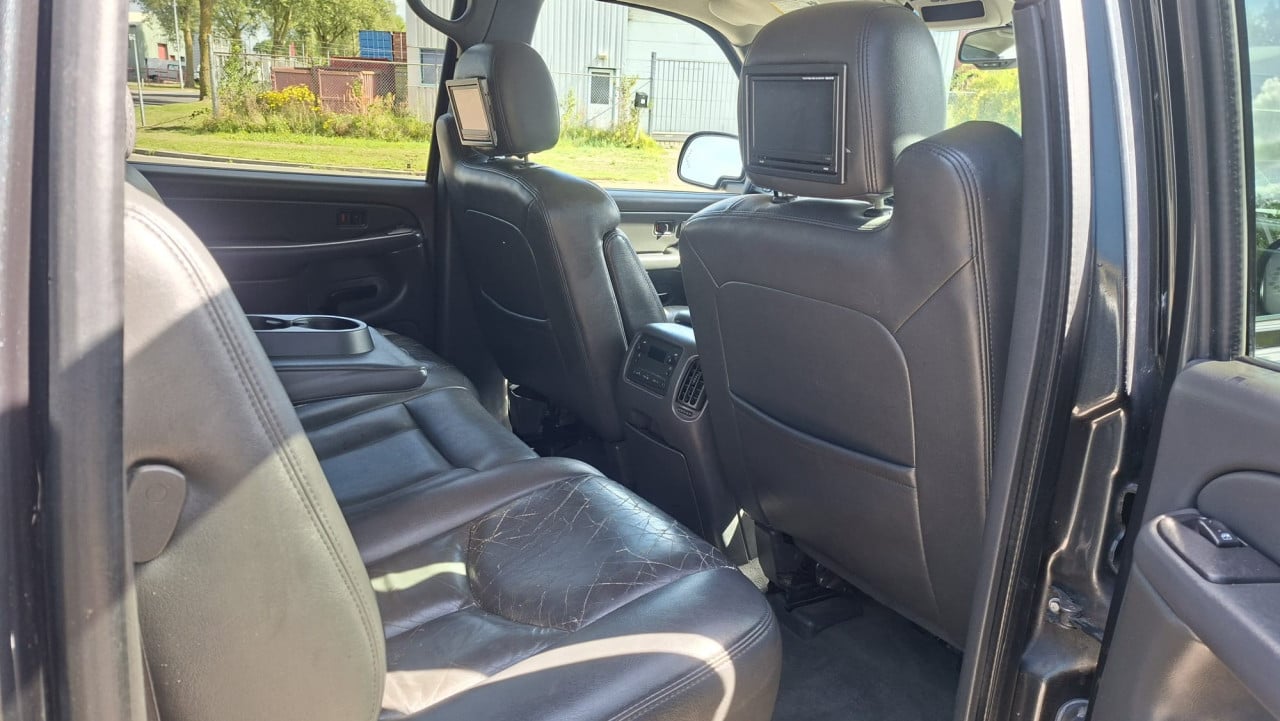 Chevrolet AVALANCHE 5.3 4WD 1500 287PK bj:2004 23 inch Velgen-airco-leer