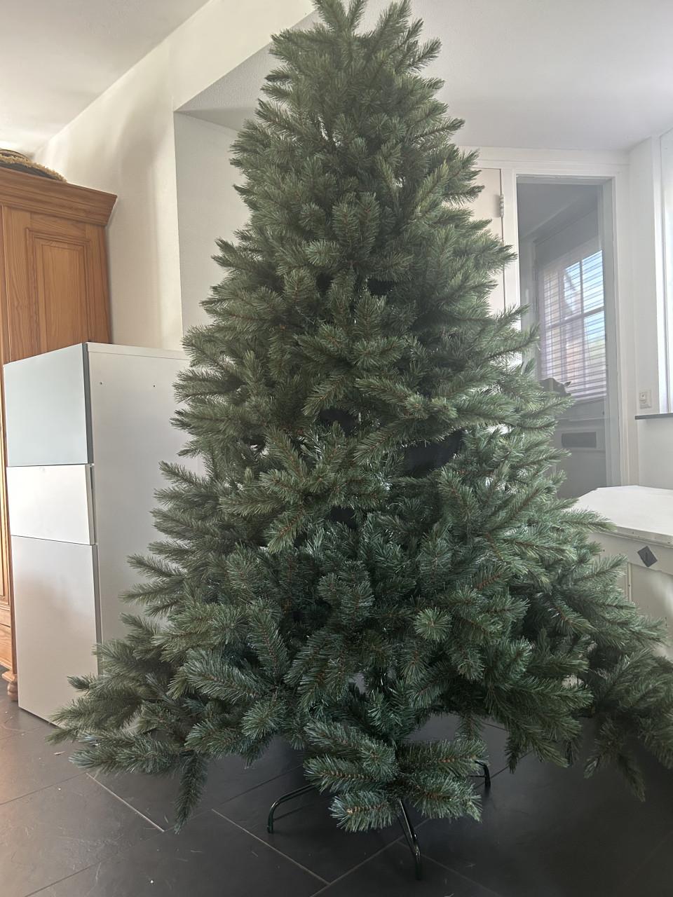 Kerstboom 2.30 Romagnes Intratuin ( nieuw 299)