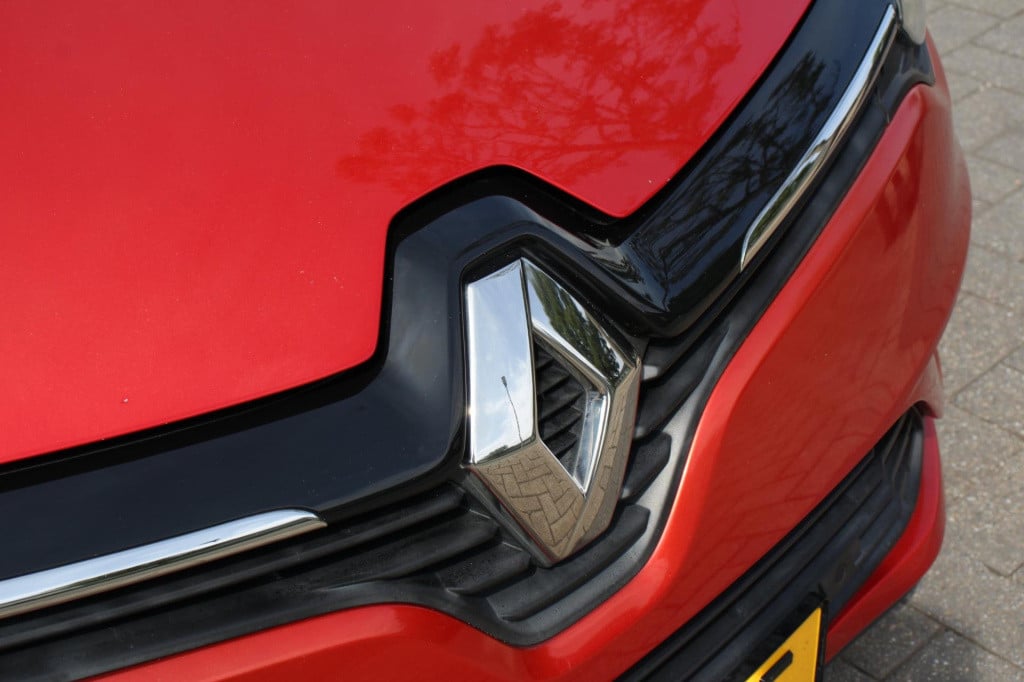 Renault Clio 1.2 tce intens - bose - leder - navi - aut inparkeren - camera