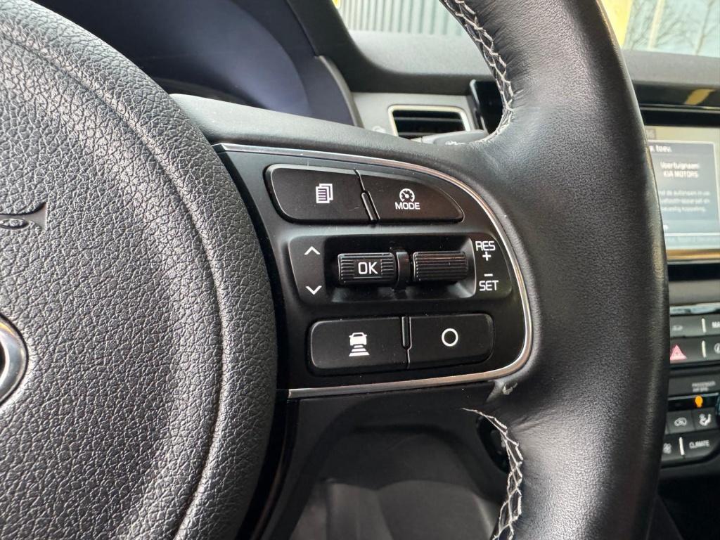 Kia Niro 1.6 gdi hybride - stoelverwarming - stuurwielverwarming - leer