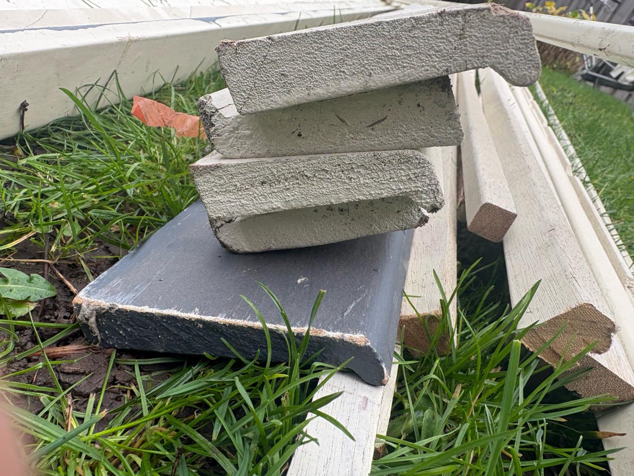 Partij  hardhouten  neuslatten, glaslatten etc