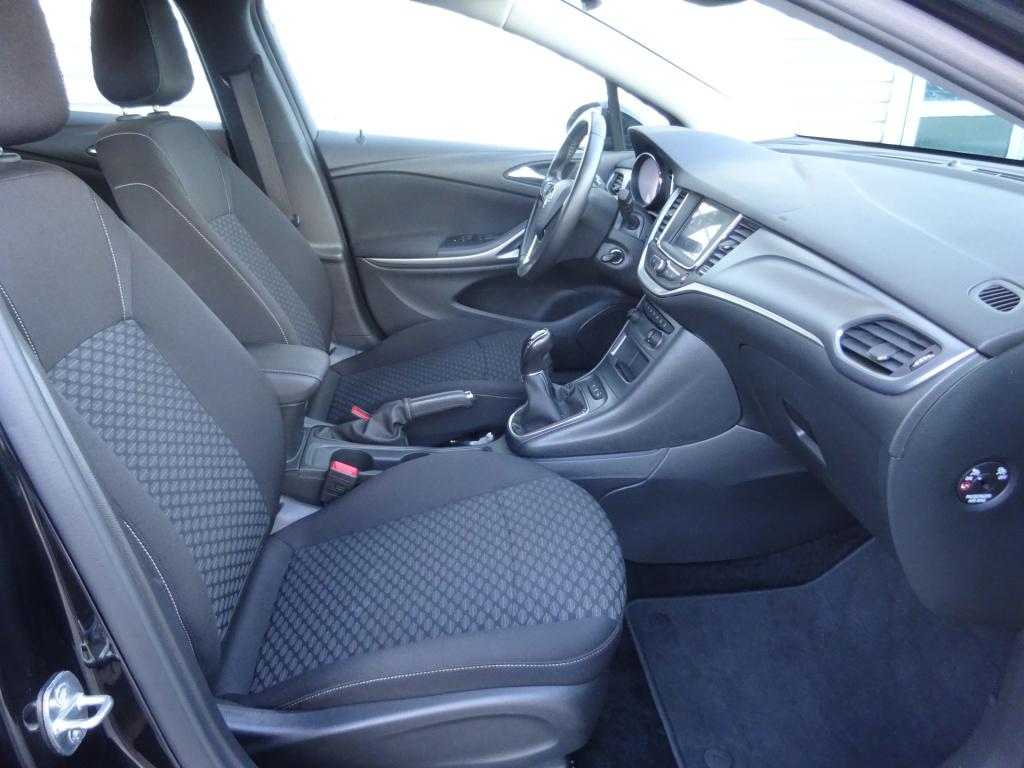 Opel Astra sports tourer 1.2 business edition 1e eigenaar - airco / navi / 