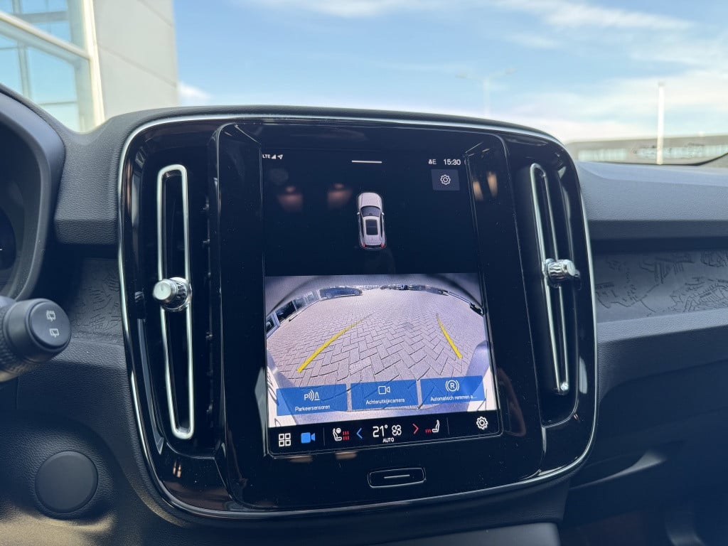 Volvo XC40 extended plus 252pk 82 kwh| trekhaak| adap.criuise| stoel.verw|
