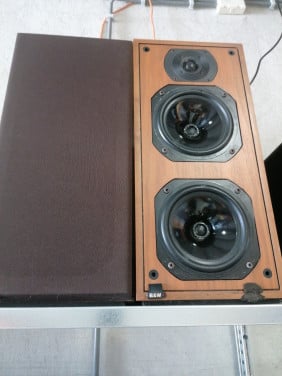 B&W speakers