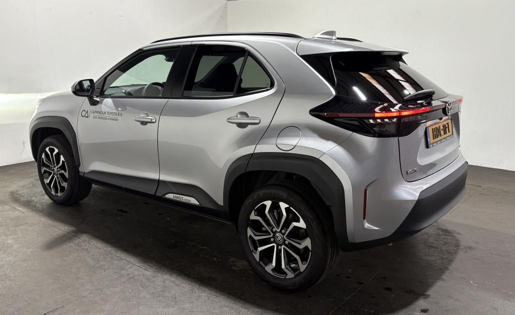 Toyota Yaris Cross 1.5 hybrid 115 first edition | bsm | pdc | stoelverw. |