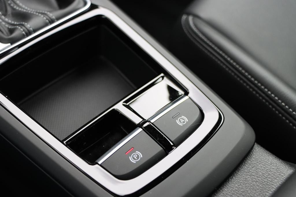 Audi Q2 35 tfsi s edition 150pk s tronic s-line | stoelverwarming | camera 