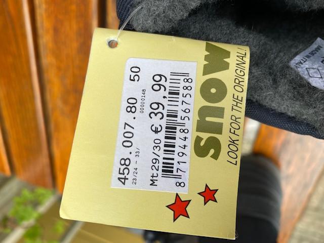 Nieuwe sneeuwlaarsjes  maat 29/30 goed merk, helaas te klein