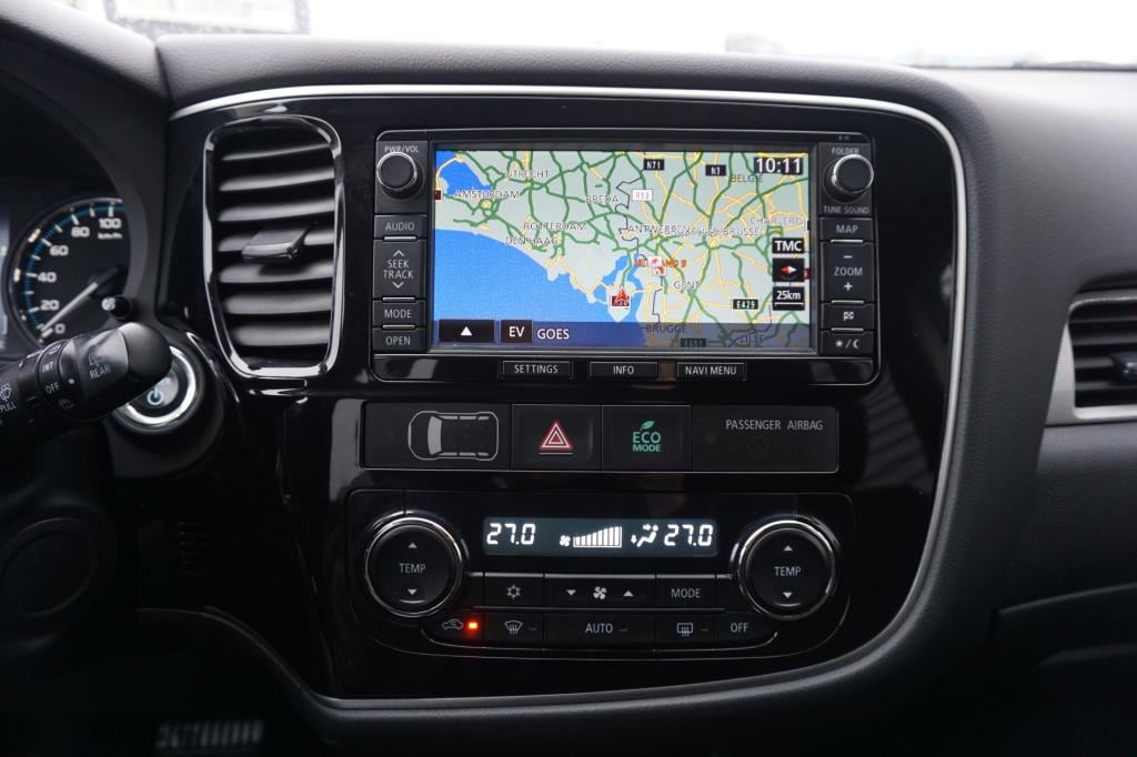 Mitsubishi Outlander 2.0 phev business edition x-line automaat - climate / 