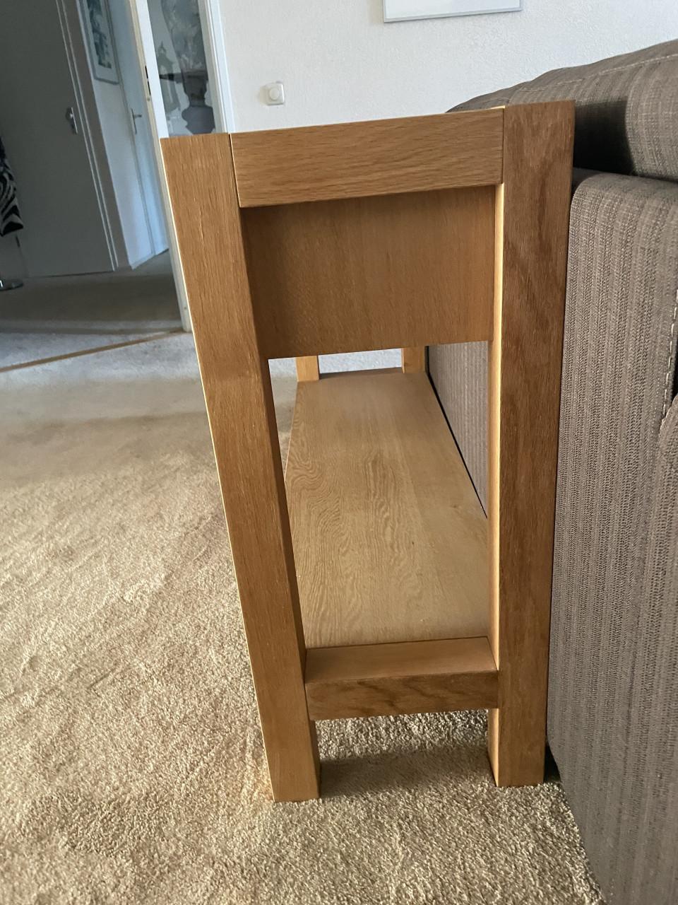 Sidetable, massive hout