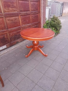Ronde eettafel met tussenblad
