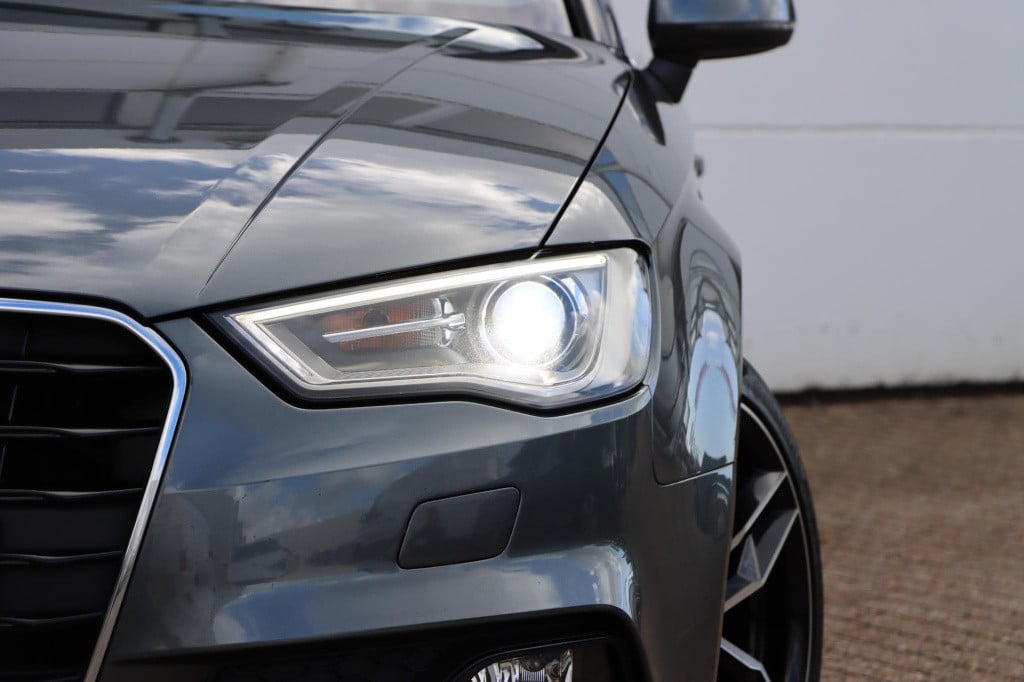 Audi A3 limousine 1.4 tfsi cod ambition pro line s