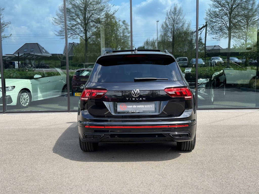 Volkswagen Tiguan 1.5 tsi 150pk dsg r-line | black line | panoramadak | tre