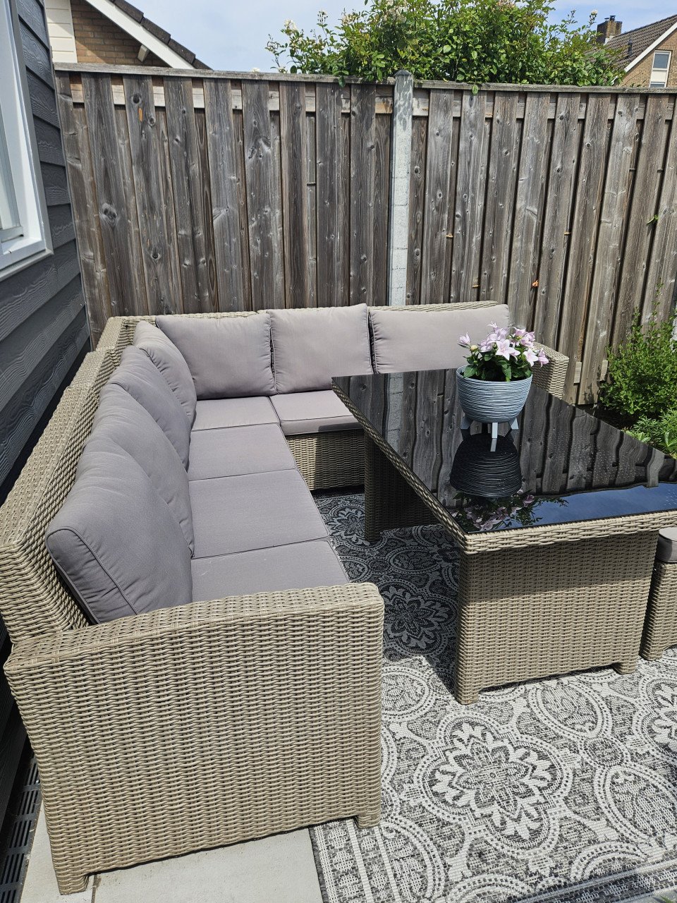 Loungeset - hoekbank met hoge tafel