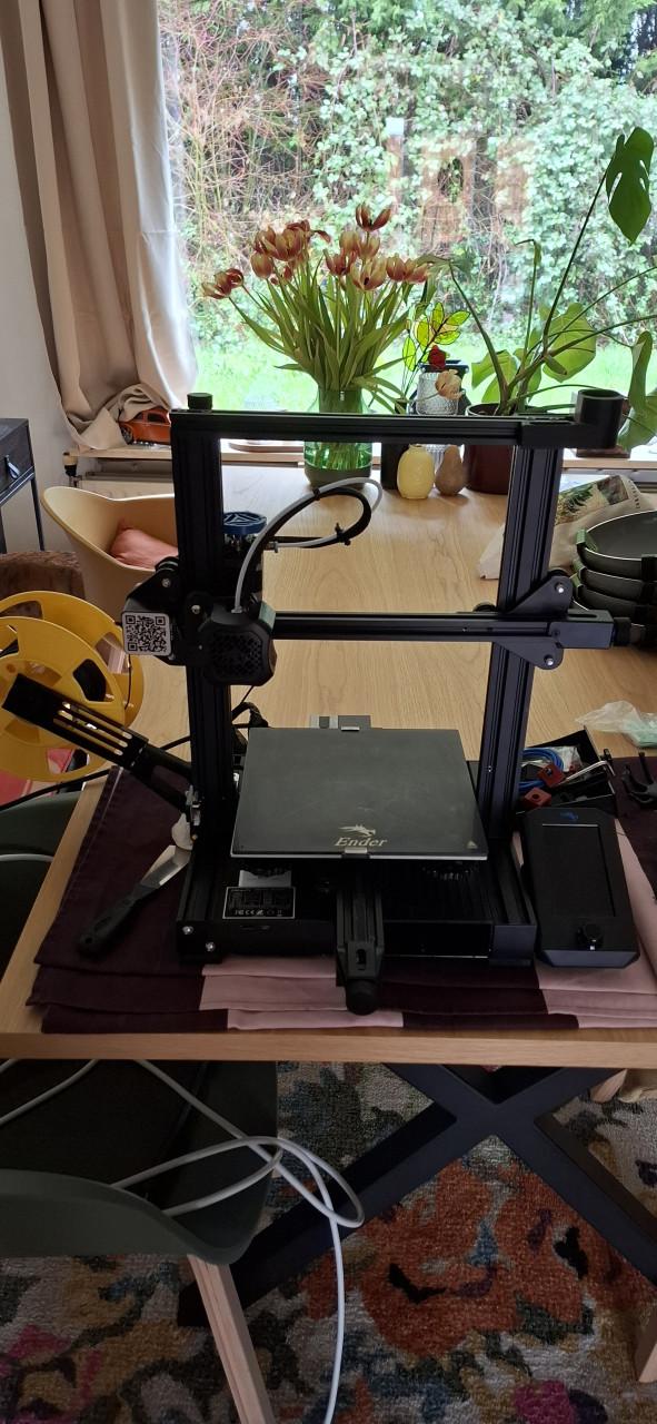 Creality Ender 3 v2 - 3D printer