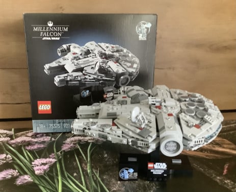 LEGO Star Wars Millennium Falcon 75375