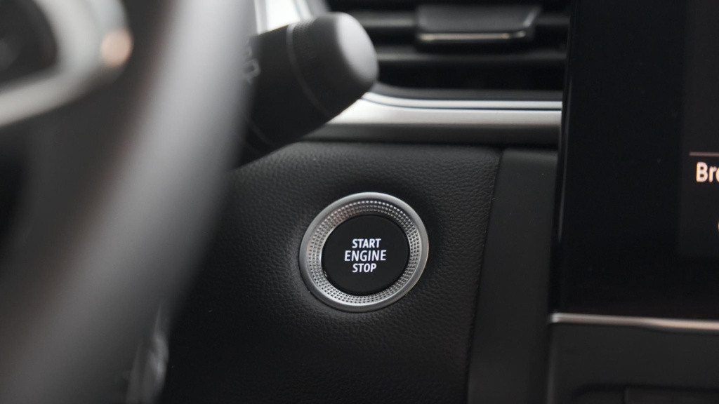 Renault Captur mild hybrid 140 edc techno | 360 camera | 9.3 inch grootsche