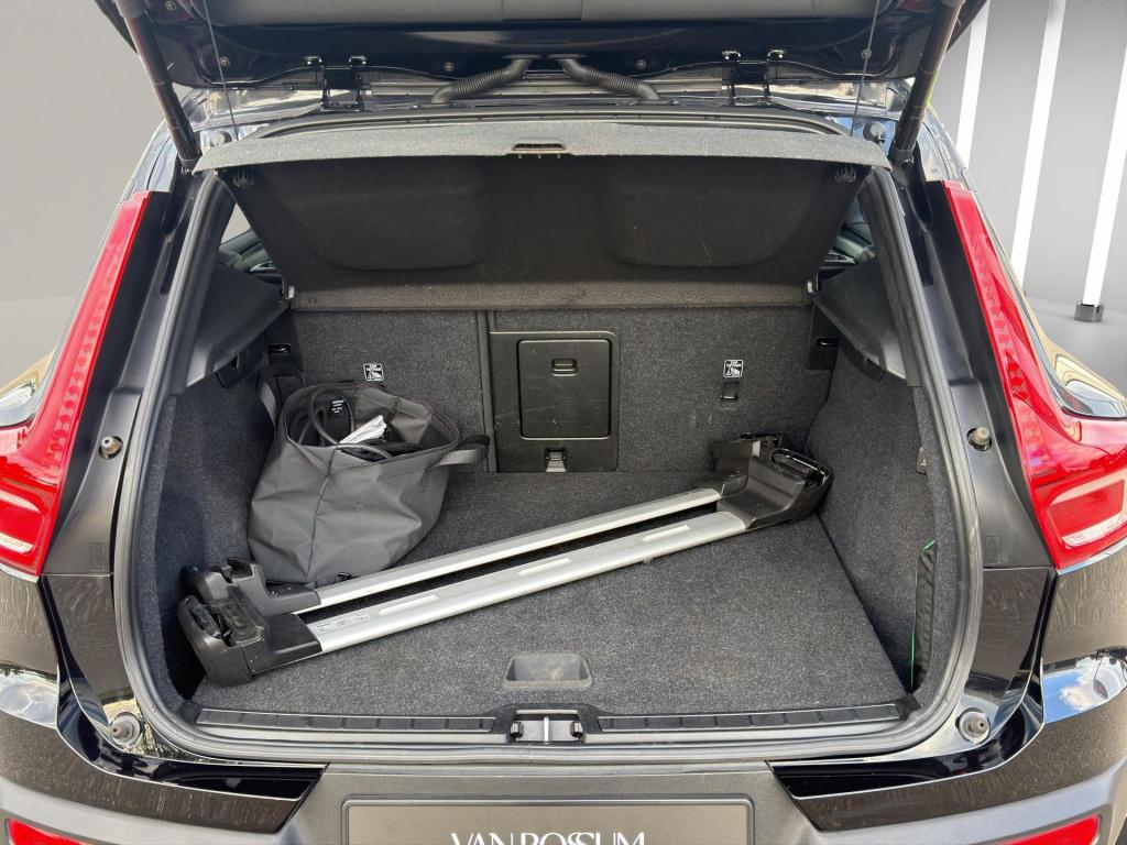 Volvo XC40 1.5 t4 recharge r-design h&k camera acc blis