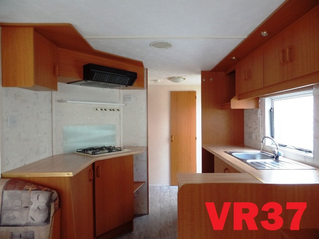 Goed onderhouden Arronbrook stacaravans met gezellig interieur en 2 slk