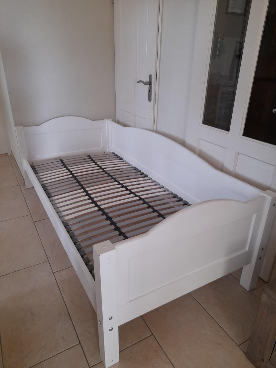 1 Persoons bed 90 x 200 (in goede nette staat )