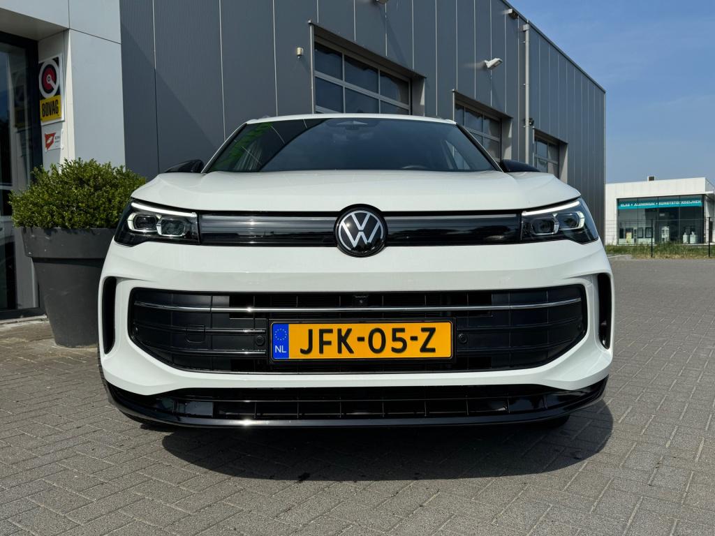 Volkswagen Tiguan 1.5 tsi goal * acc * 360 camera * trekhaak * lane + side 