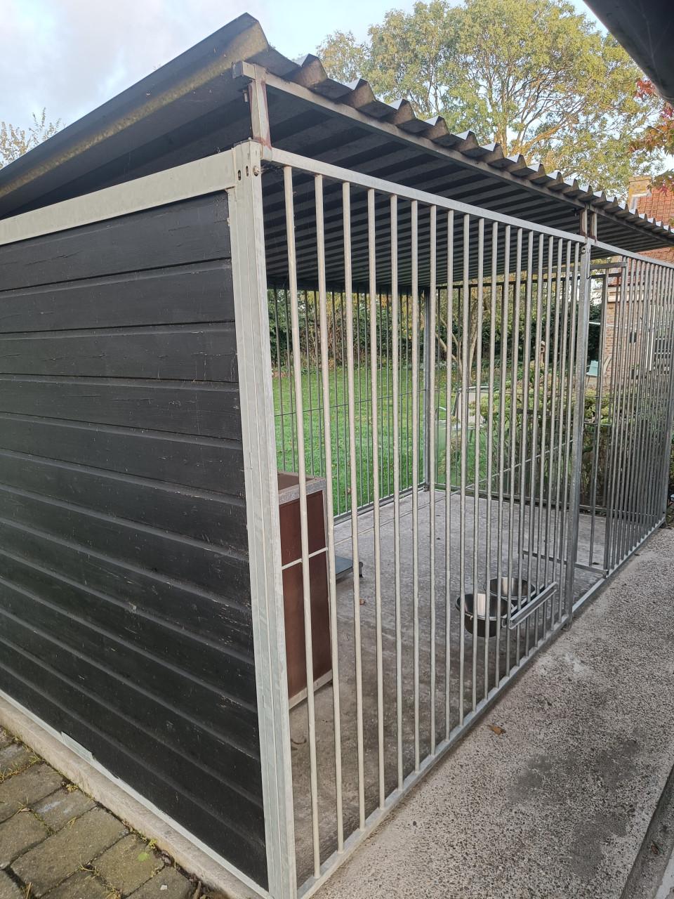 Hondenkennel compleet met nachthok