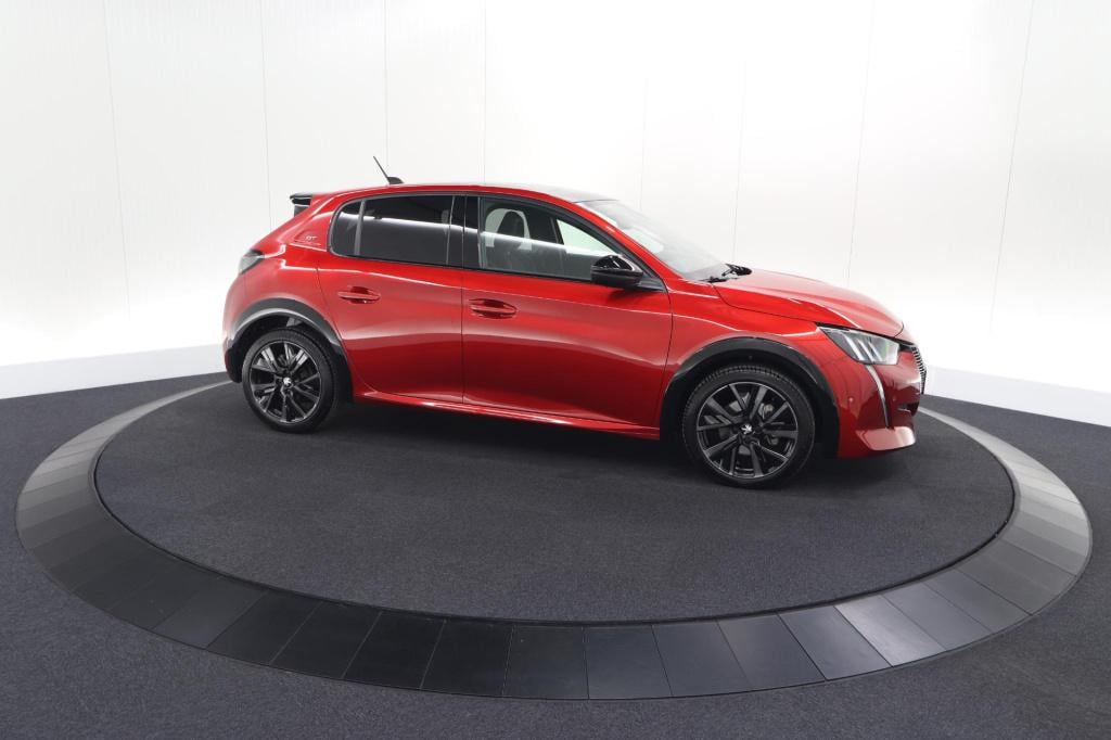 Peugeot 208 1.2 puretech 130 gt | alcantara pack | panoramadak | dodehoekde