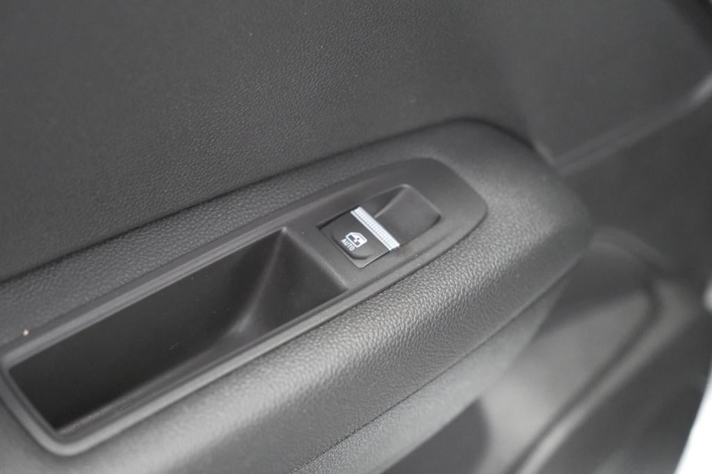 Renault Captur 1.6 e-tech hybrid 145 intens | trekhaak | camera | stoelverw