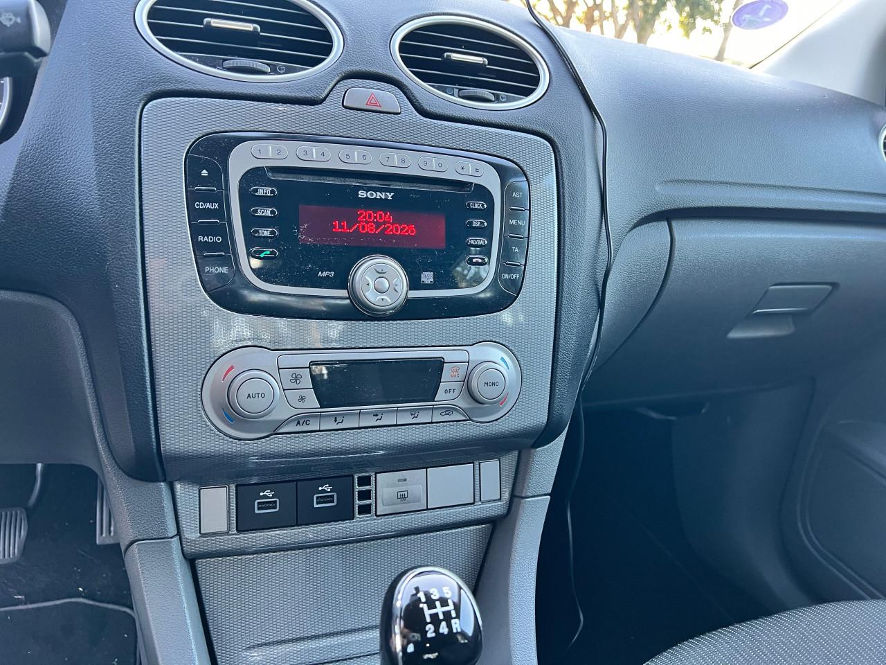 Ford focus 1.8 titanium 2009