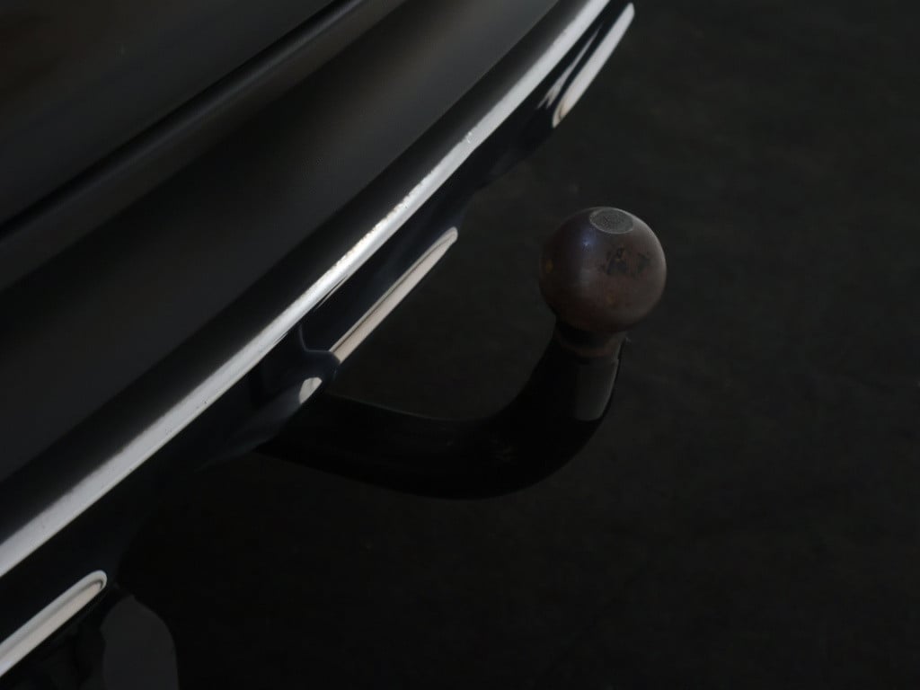 Mercedes-Benz Gla-klasse 180 business solution amg line | panoramadak | cru