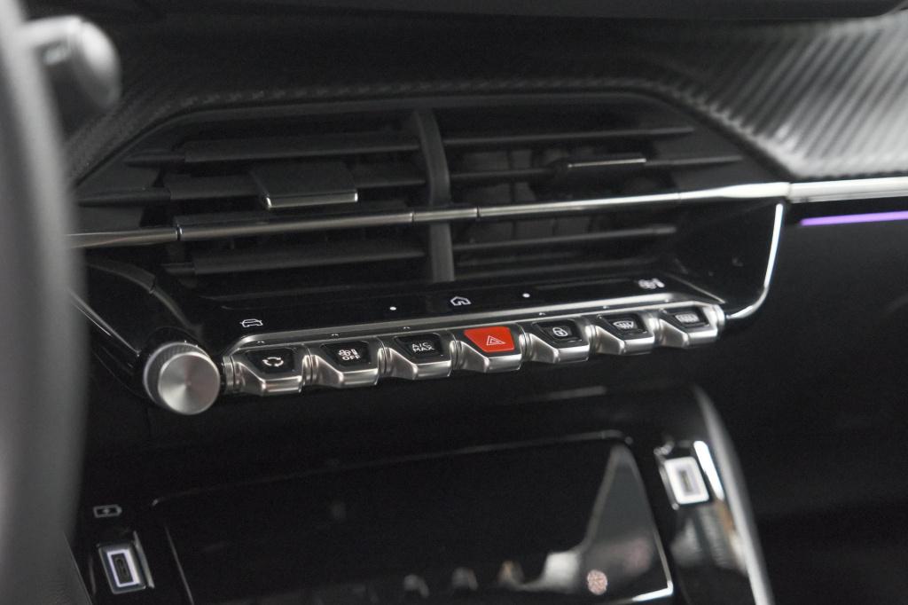 Peugeot 2008 1.2 hybrid 145 gt | camera | apple carplay | parkeersensoren