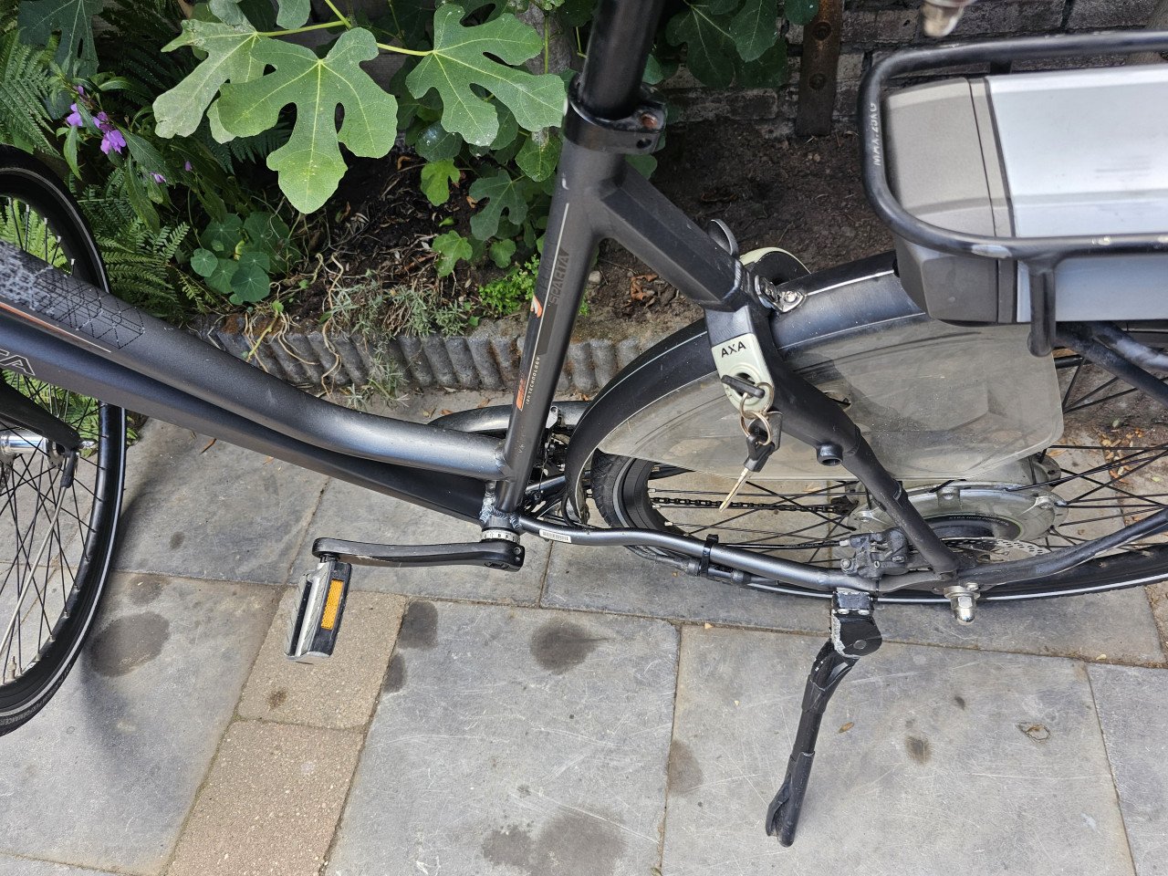 Sprata electrische fiets met werk