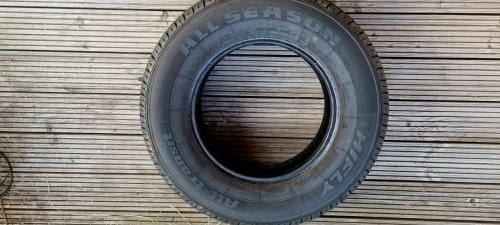 All season banden 225/75/R16C,
