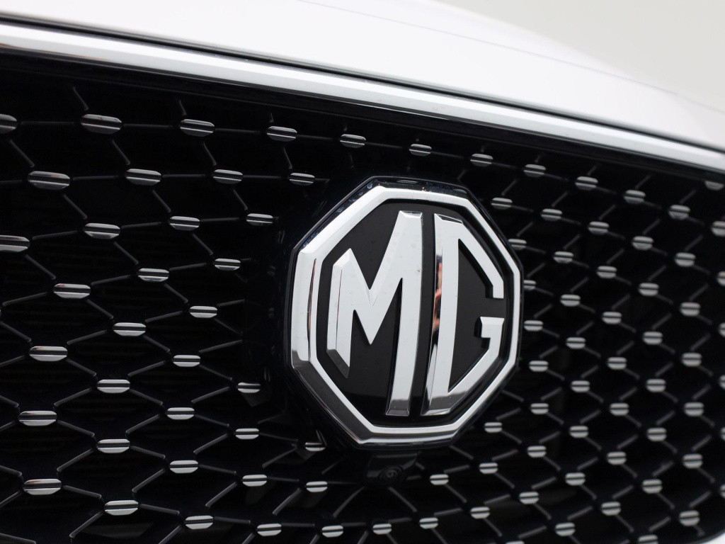 MG Ehs 1.5 tgdi luxury | panoramadak | leder sportstoelen | camera | apple 
