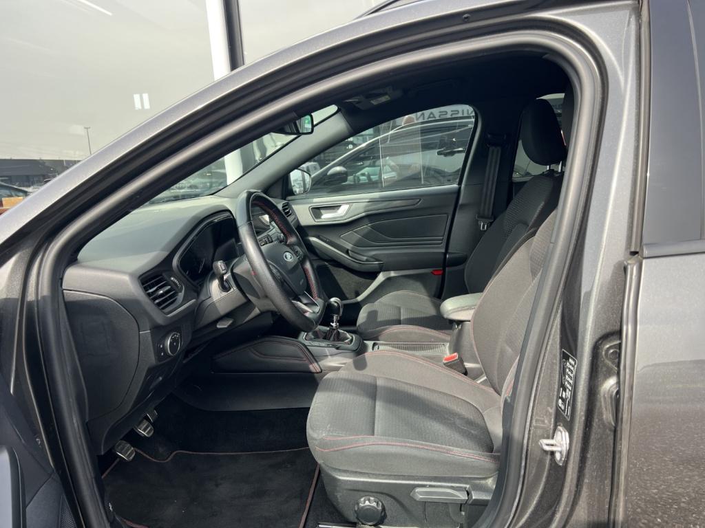 Ford Focus wagon 1.0 ecoboost 125pk st-line x , trekhaak , winterpack