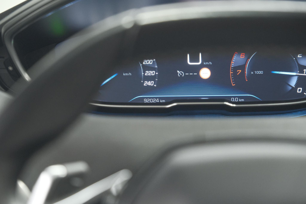 Peugeot 3008 puretech 130 eat8 blue lease premium | camera | elektronische 