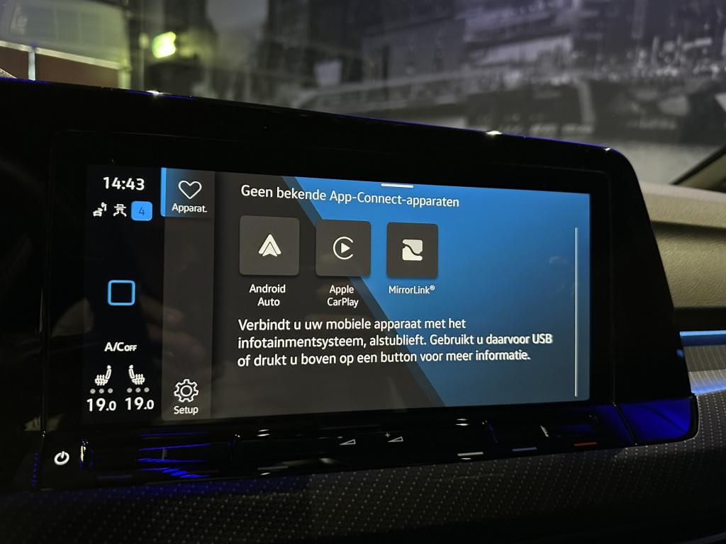 Volkswagen Golf 1.5 etsi r-line business *pano*camera*navi*appconnect*