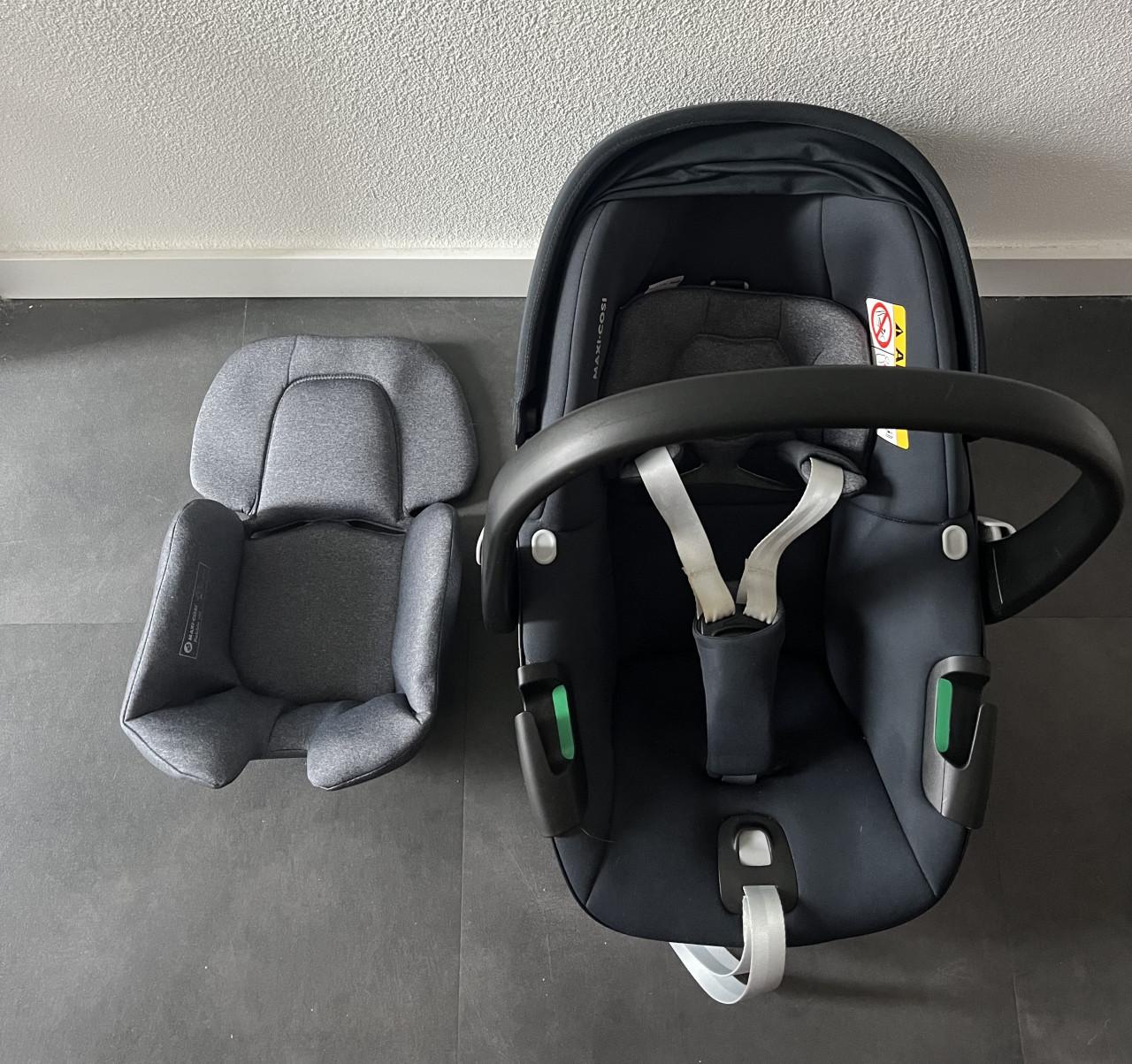 Maxi-Cosi Pebble 360 i-Size en FamilyFix 360 base