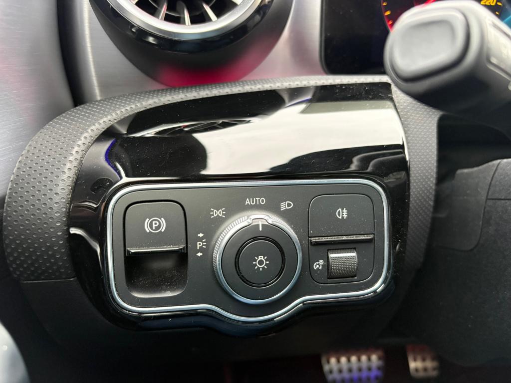 Mercedes-Benz A-Klasse 250 e business solution amg limited