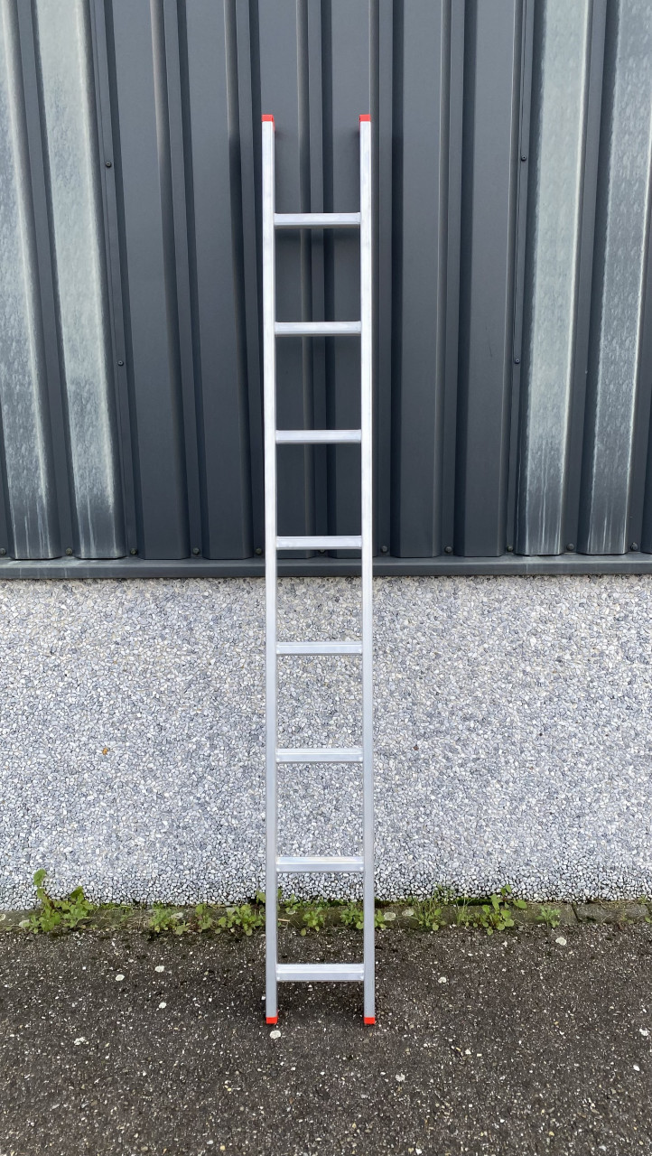 Ladder 6 sporten zwart gecoat NIEUW